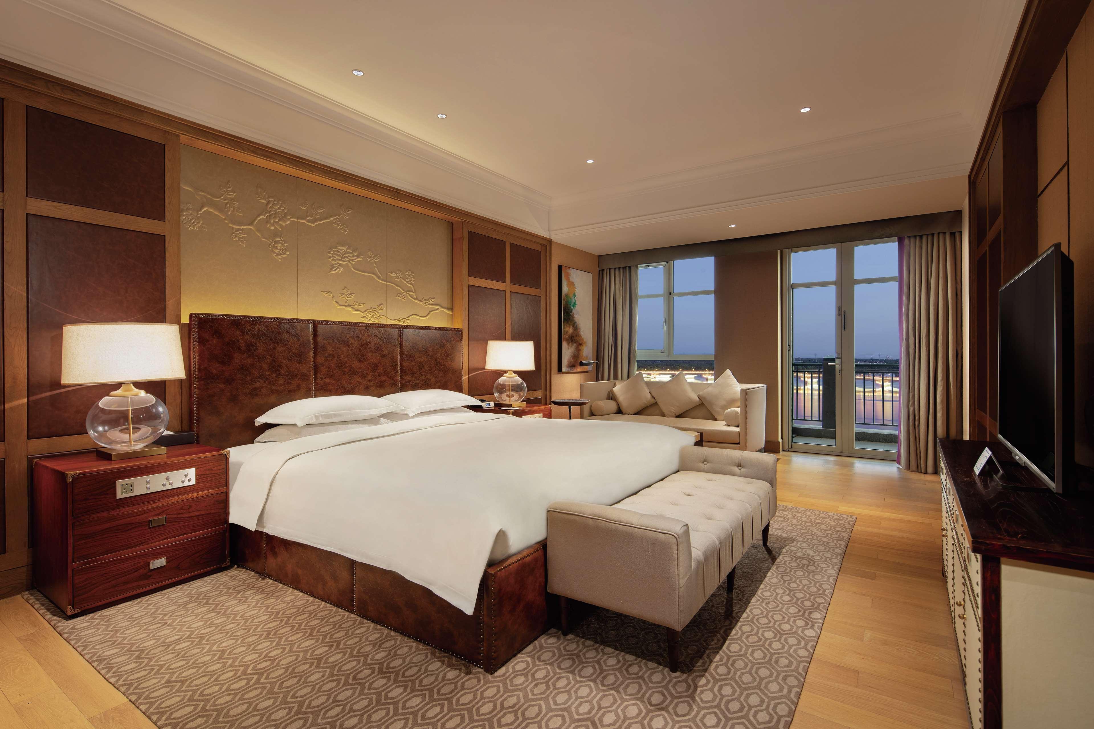 Отель Hilton Wenan Langfang Экстерьер фото