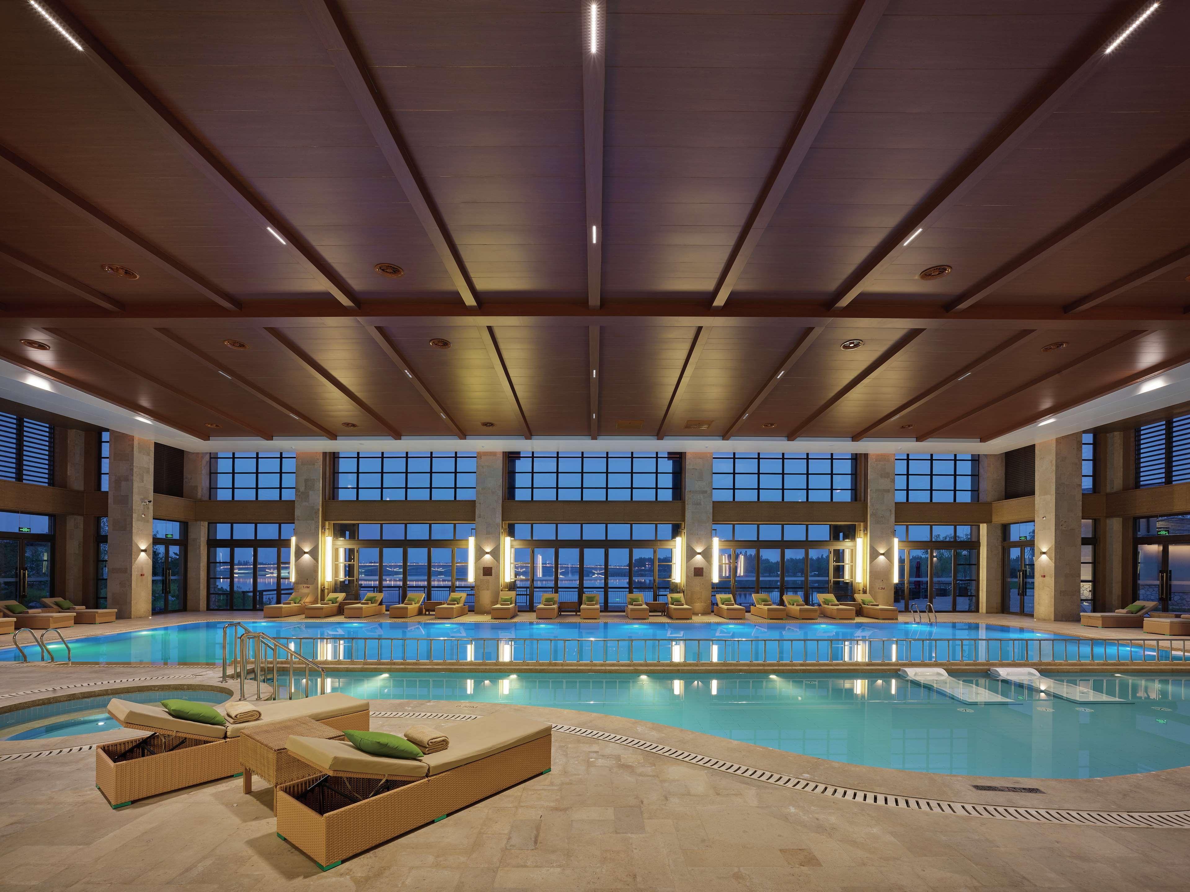 Отель Hilton Wenan Langfang Экстерьер фото