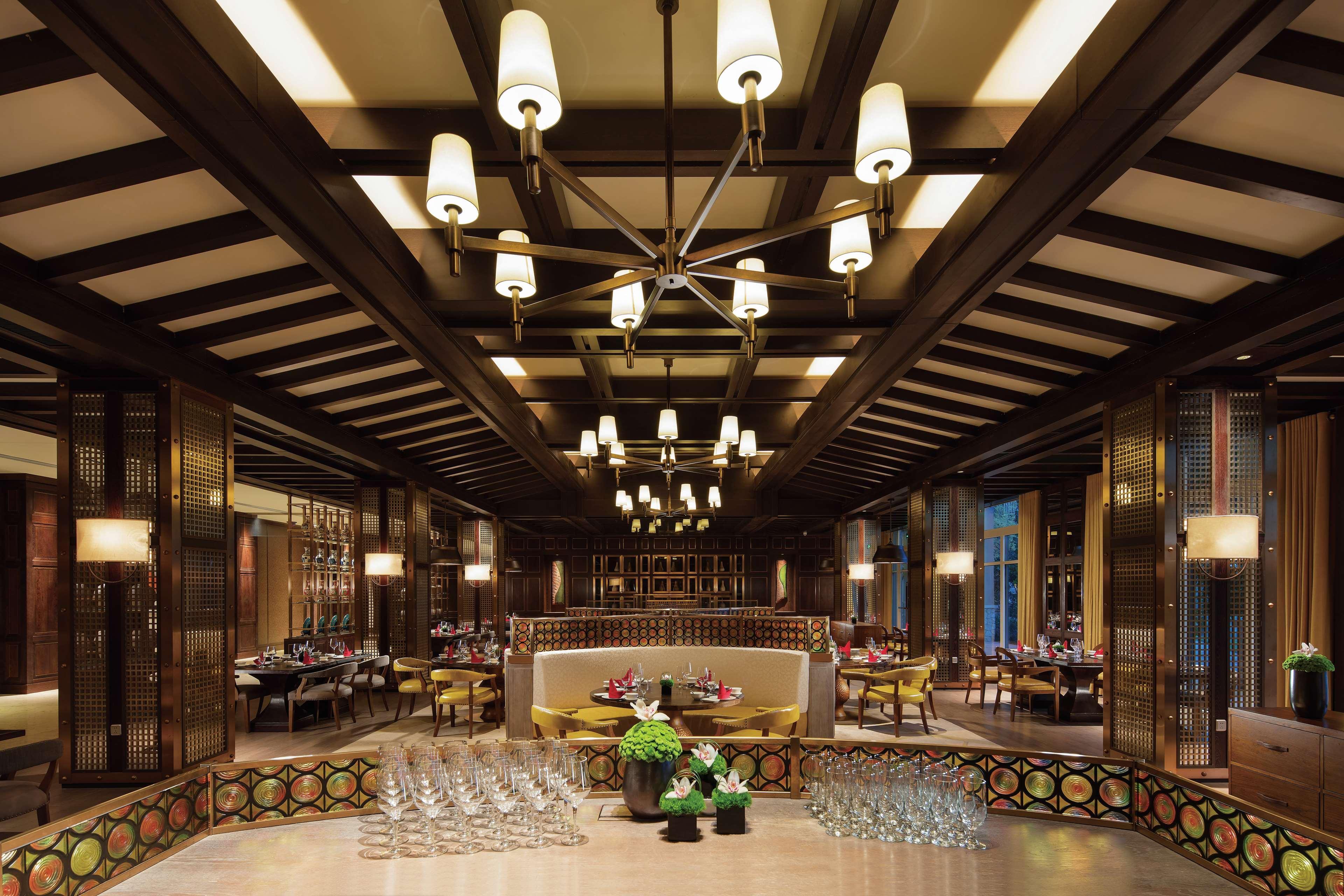 Отель Hilton Wenan Langfang Экстерьер фото