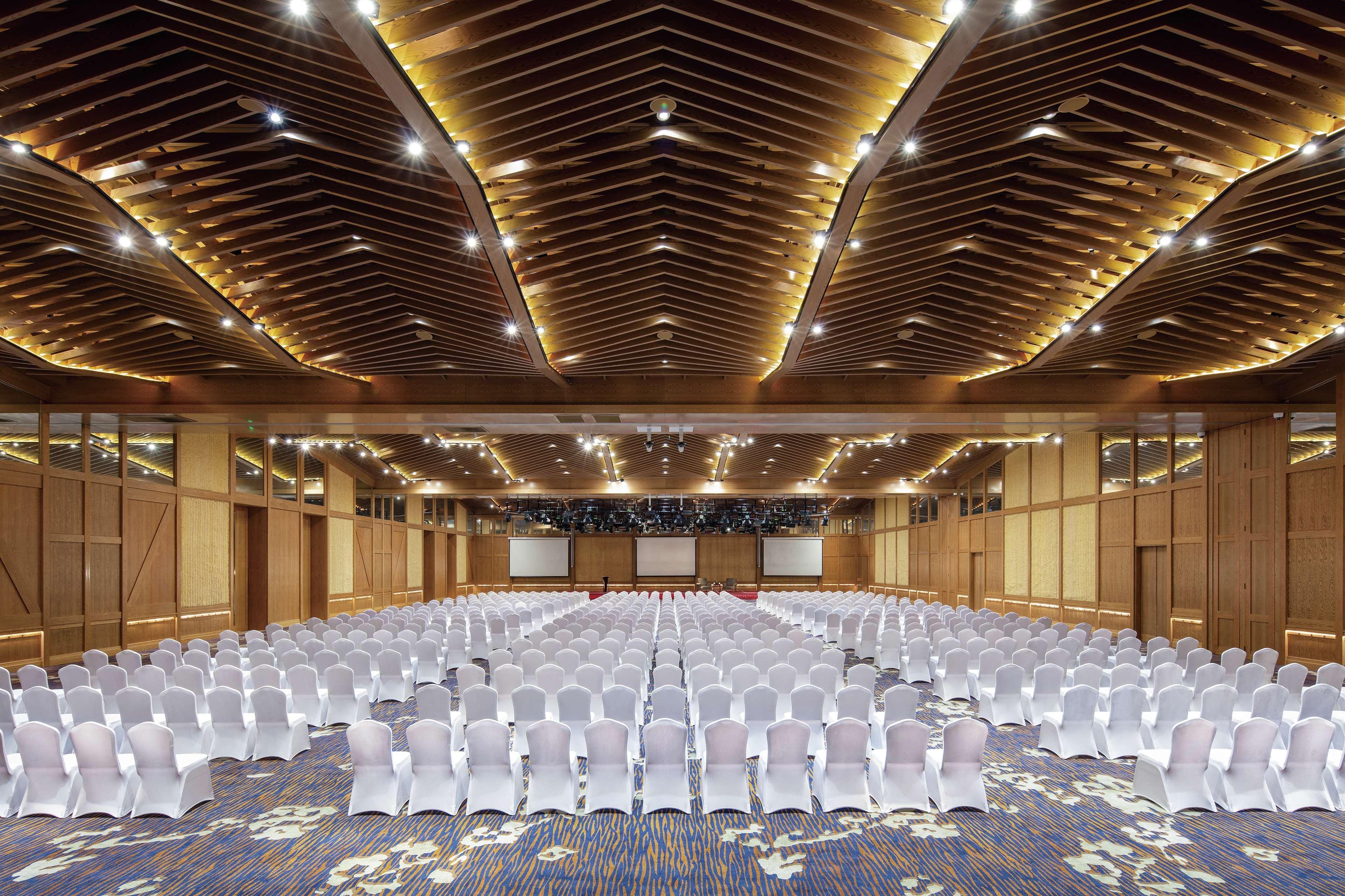 Отель Hilton Wenan Langfang Экстерьер фото