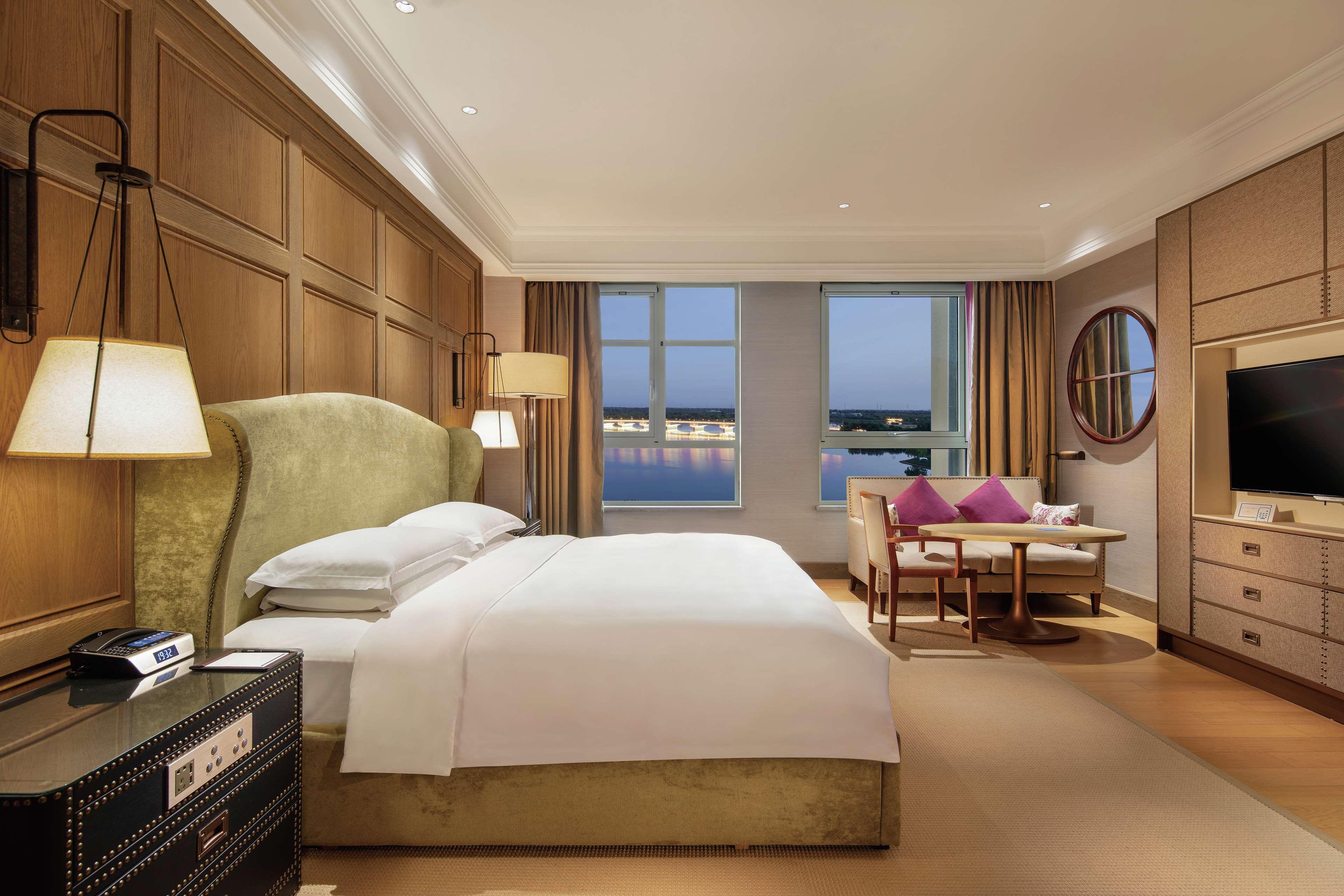 Отель Hilton Wenan Langfang Экстерьер фото