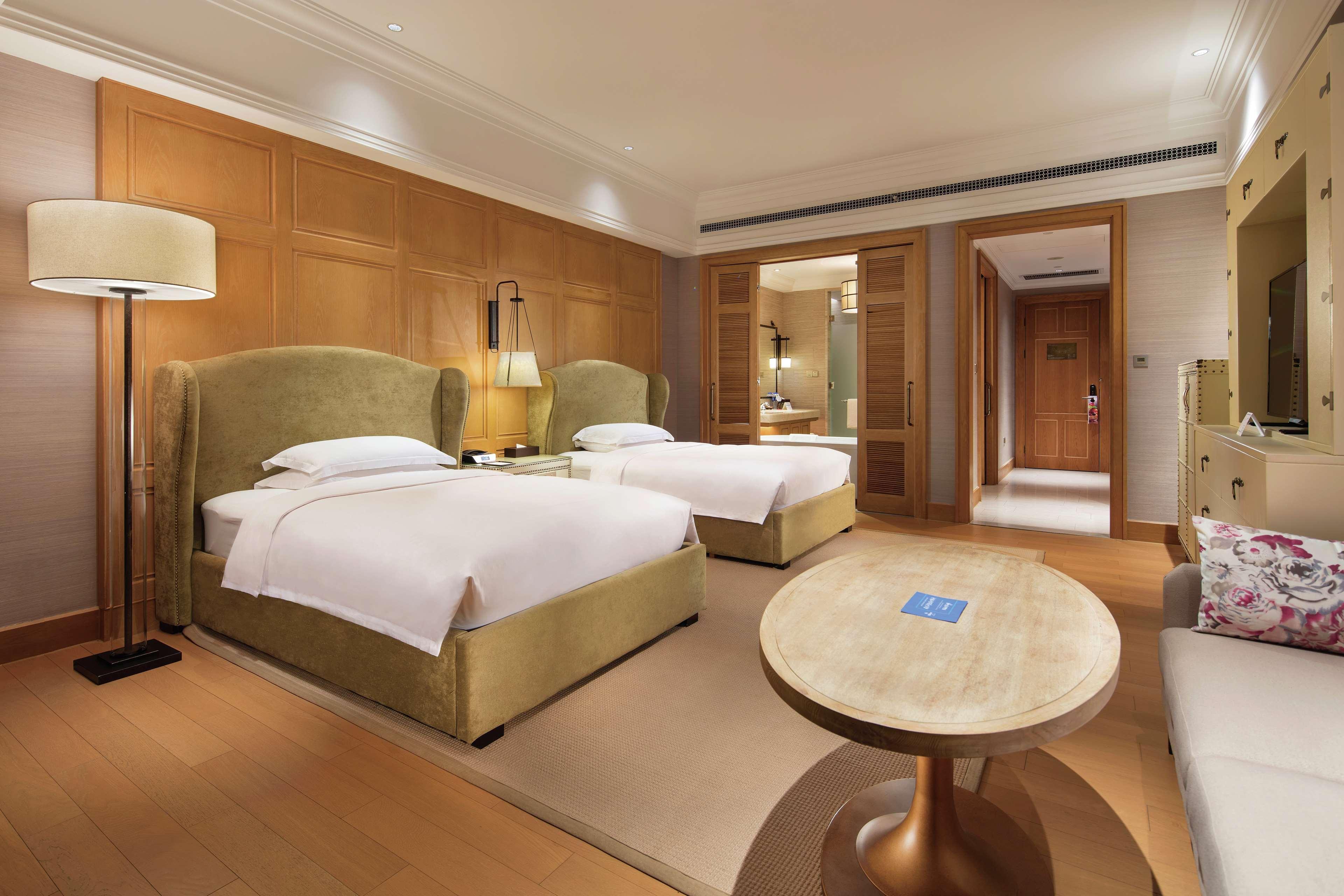 Отель Hilton Wenan Langfang Экстерьер фото